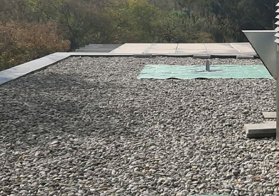 Влаштування баластної покрівлі