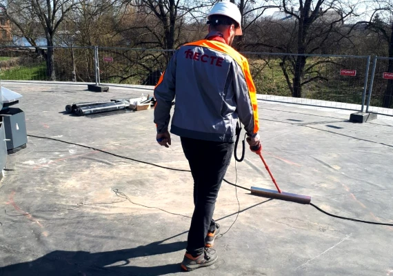 Flat roof inspection
